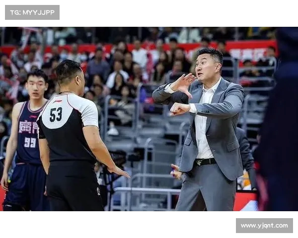 男篮“一哥”或离开,签约广东宏远助阵杜锋再度出征!(广东宏远男篮队长) 男篮“一哥”或离开,签约广东宏远助阵杜锋再度出征!(广东宏远男篮队长)