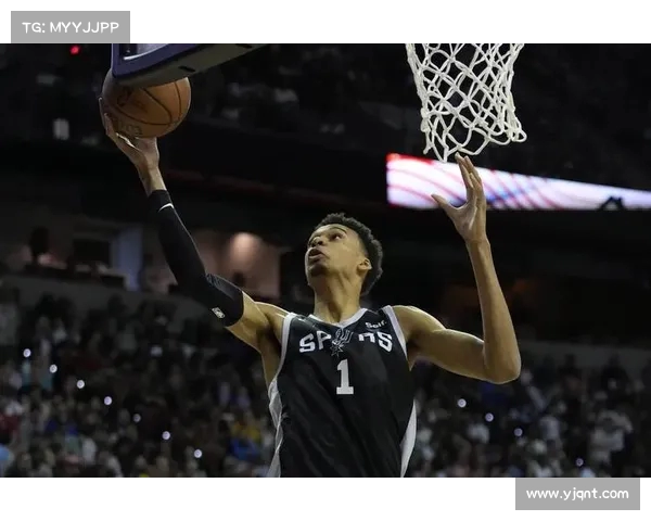 马刺队逆风翻盘，战术调整效果显著